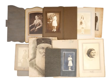 COLLECTION OF VINTAGE AMERICAN PORTRAIT PHOTOGRAPHS