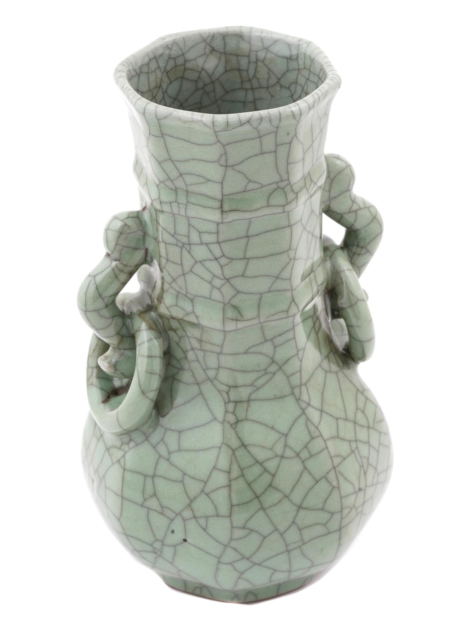 CHINESE QING CELADON CRACKLE GLAZE PORCELAIN VASE (1 of 6)