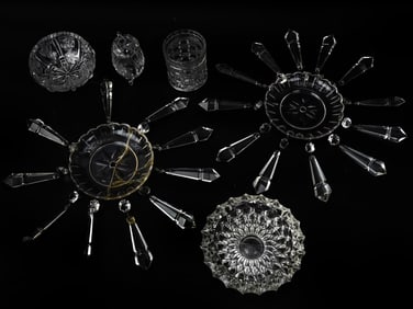 A SMALL COLLECTION OF SIX CRYSTAL CUT GLASS WARE