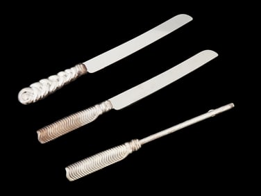 LOT OF SHEFFIELD ENGLISH SILVER LIGHTER AND KNIFES