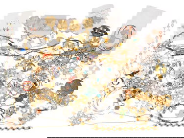 COLLECTION OF VARIOUS COSTUME JEWELRY