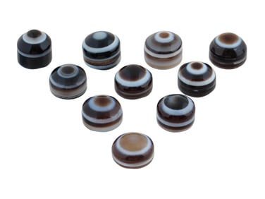 COLLECTION OF TEN EYE BANDED AGATE JEWELRY PENDANTS