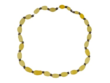 VINTAGE JEWELRY GREEN GLASS BEAD NECKLACE