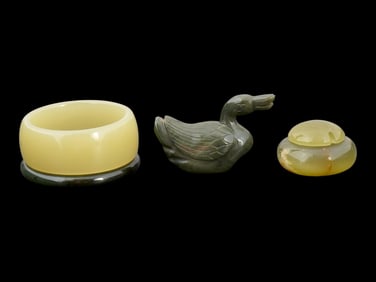 VINTAGE CHINESE STONE PLASTIC BRACELETS AND CARVINGS