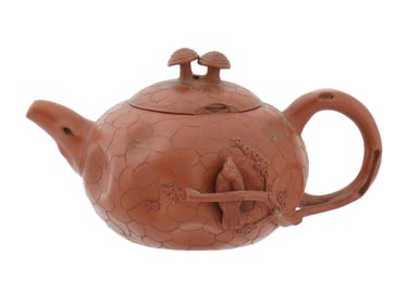 VINTAGE CHINESE YIXING CLAY TEAPOT WITH A BIRD