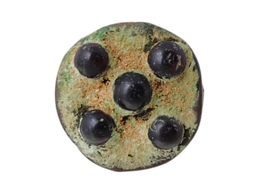 ANCIENT ROMAN BRONZE RING SET WITH GARNET STONES