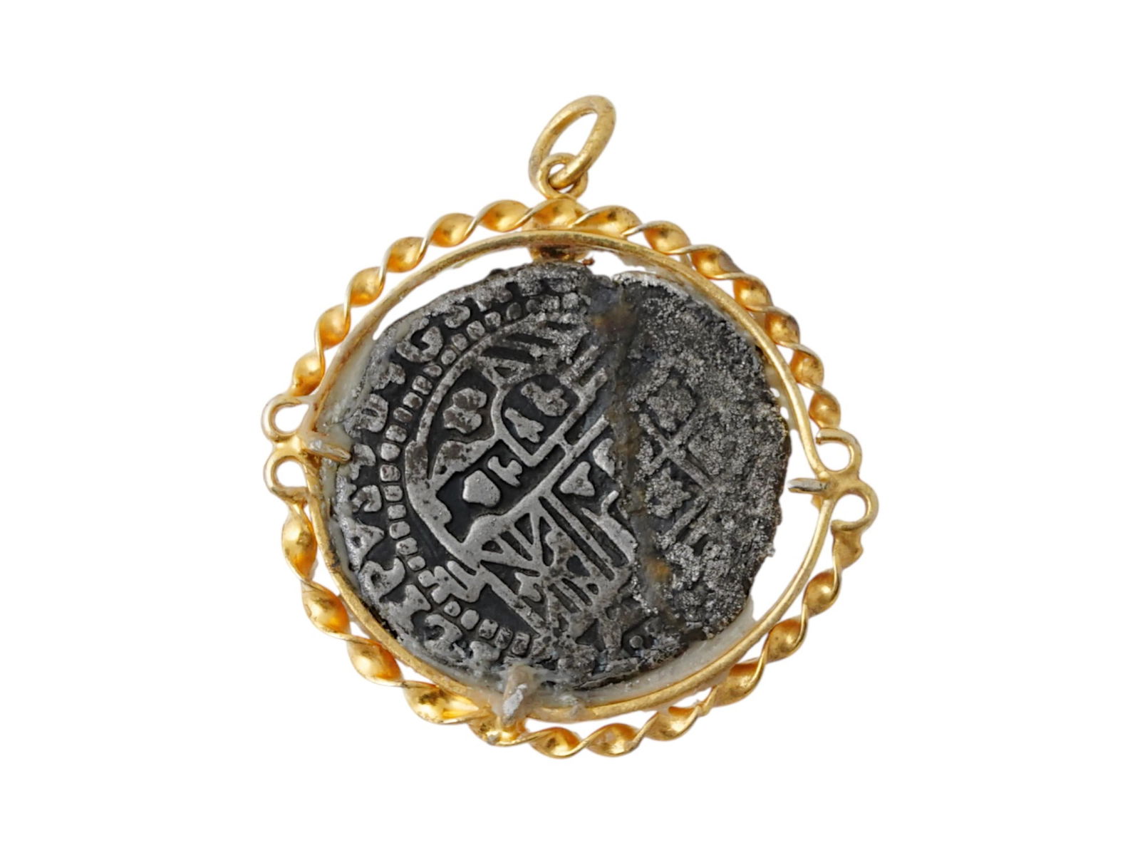 AMERICAN COLONIAL ATOCHA SHIPWRECK SILVER COIN PENDANT (1 of 3)