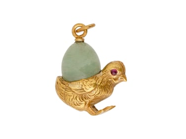 RUSSIAN GILT SILVER BOWENITE CHICKEN EASTER EGG PENDANT