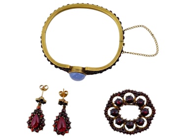 VINTAGE GILT SILVER GARNET MOONSTONE JEWELRY SET