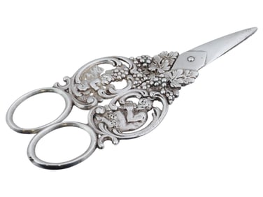 ANTIQUE VICTORIAN ERA GRAPE SCISSORS W GRAPEVINE MOTIF