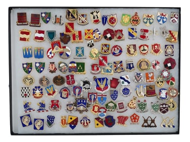 LARGE LOT OF US MILITARY SCHOOL INSIGNIA BADGES