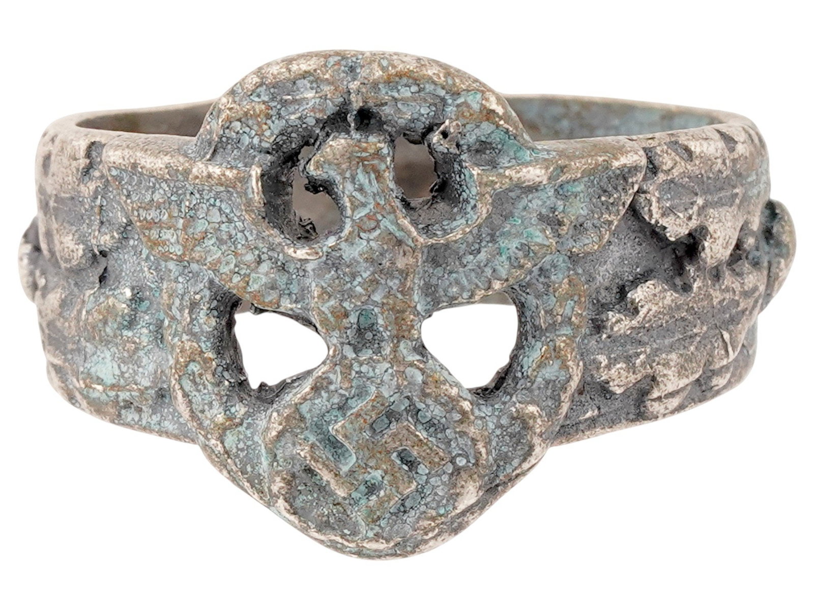 WWII NAZI GERMAN POLICE 800 SILVER RING: A WWII Nazi German police silver ring, featuring a police eagle emblem surrounded by a laurel wreath to the center of the oak leaves band. Stamped 800 to the backside. Second World War German Third Re