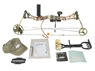 COMPOUND CAMO HUNTING BOW BEAR W ACCESSORIES CASE