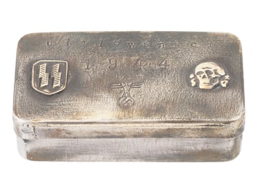 WWII MODEL NAZI GERMAN TOTENKOPF PERVITIN BOX