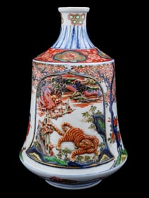 ANTIQUE CHINESE IMARI STYLE PORCELAIN VASE MARKED