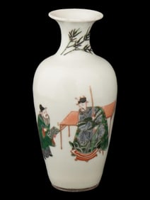ANTIQUE CHINESE QING WUCAI PORCELAIN VASE
