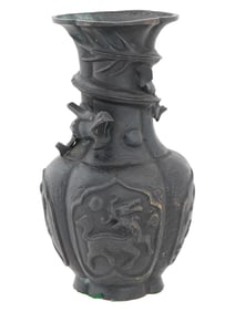 VINTAGE CHINESE BRONZE SCULPTED DRAGON VASE