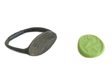 ANCIENT GRECO ROMAN BRONZE RING ENGRAVED W IMAGE