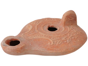 ANCIENT ROMAN TERRACOTTA OIL LAMP W DESIGN 100 TO 300AD