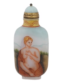 CHINESE ENAMELED GLASS SNUFF BOTTLE WITH NUDE FIGURES