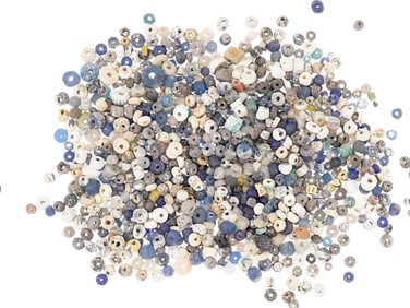COLLECTION OF ANCIENT ROMAN BEADS OF VARIOUS COLORS