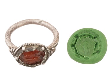 ANCIENT ROMAN EMPIRE SILVER AND GARNET SIGNET RING