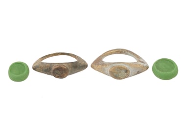 TWO ANCIENT ROMAN BRONZE SIGNET RINGS 100 TO 300 AD