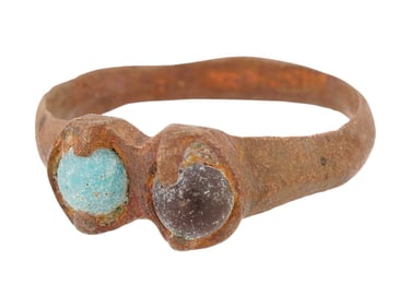 ANCIENT ROMAN RING W DOUBLE GLASS STONES 100 TO 300 AD