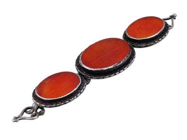 ANTIQUE PERSIAN QAJAR SILVER AND AGATE BAZUBAND