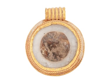 ANCIENT NEAR EASTERN HIGH CARAT GOLD AGATE EYE PENDANT