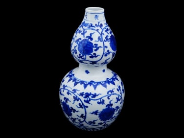 ANTIQUE CHINESE BLUE AND WHITE PORCELAIN GOURD VASE
