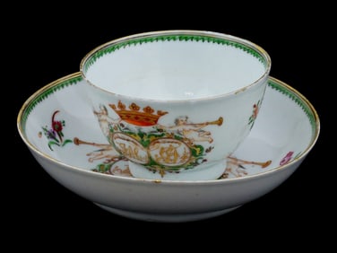 ANTIQUE 18TH C CHINESE EXPORT ARMORIAL PORCELAIN SET