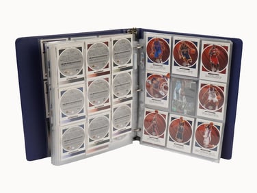 COLLECTION OF ASSORTED AMERICAN SPORTS CARDS IN ALBUM