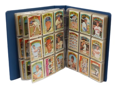 1970S TOPPS BASEBALL TRADING CARDS IN ALBUM