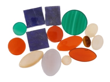 COLLECTION OF FIFTEEN ASSORTED CARVED STONE CABOCHONS