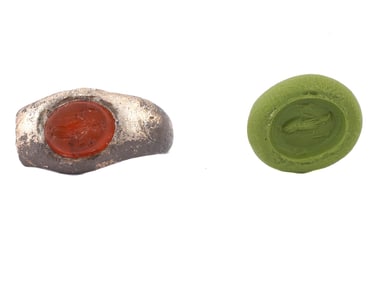 ANCIENT ROMAN ENGRAVED INTAGLIO ON SILVER FRAGMENT RING