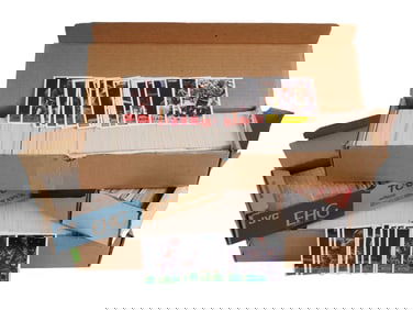 COLLECTION OF FLEER 1993 TO 94 BASKETBALL SPORTS CARDS