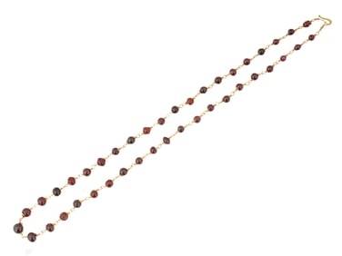 ANCIENT ROMAN GOLD NECKLACE WITH GARNET STONES
