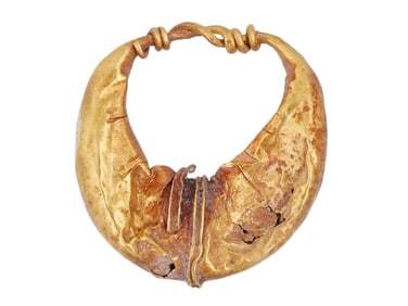 100 TO 300 AD ANCIENT ROMAN GOLD CRESCENT EARRING
