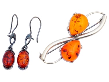 STERLING SILVER AND AMBER HOOK EARRINGS AND BROOCH