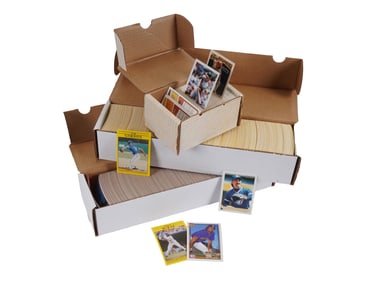 LARGE COLLECTION OF ASSORTED AMERICAN SPORTS CARDS