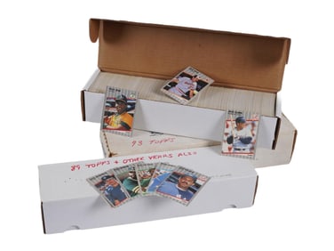 LARGE COLLECTION OF AMERICAN TOPPS SPORTS CARDS