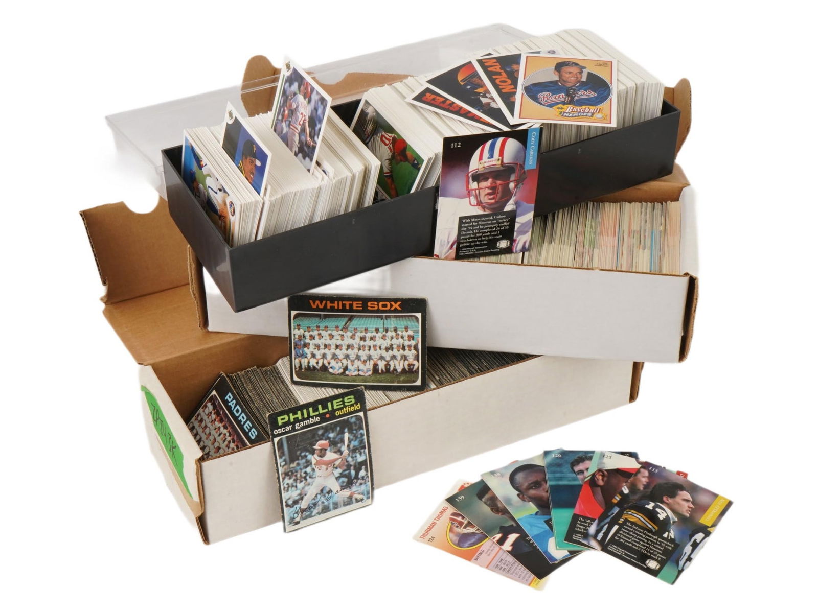 LARGE COLLECTION OF ASSORTED AMERICAN SPORTS CARDS (1 of 2)