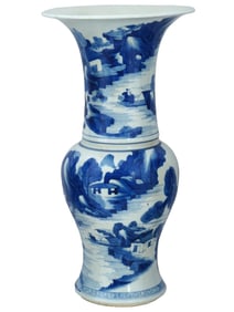 ANTIQUE CHINESE QING BLUE AND WHITE PORCELAIN VASE