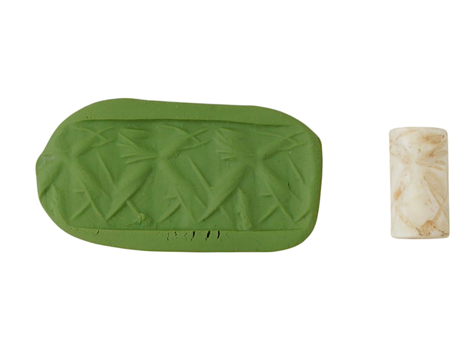 ANCIENT AGATE INTAGLIO BEAD ENGRAVED W IMAGE 1000 BC (1 of 6)