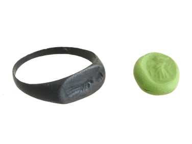 ANCIENT GRECO ROMAN BRONZE RING ENGRAVED W IMAGE