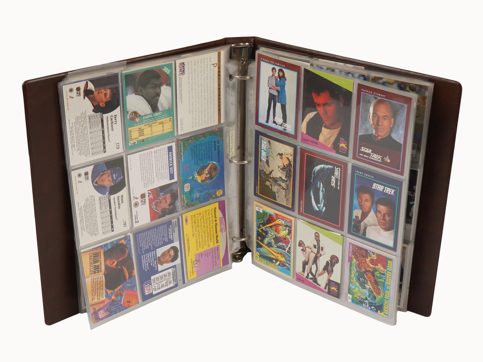 COLLECTION OF ASSORTED AMERICAN SPORTS CARDS IN ALBUM (1 of 4)