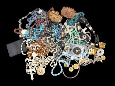 VINTAGE RELIGIOUS COSTUME JEWELRY CRUCIFIX CROSSES