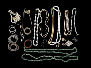 VINTAGE COSTUME JEWELRY VARIOUS DESIGNS AND MATERIALS