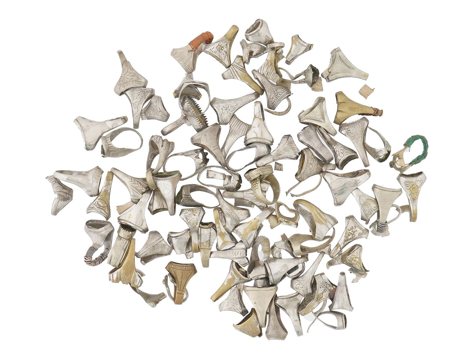 COLLECTION OF ENGRAVED RING BANDS WITHOUT STONES (1 of 6)